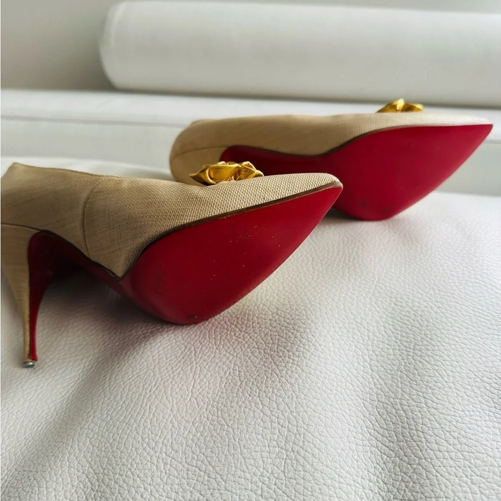 Christian Louboutin Cream and Gold Stiletto Heels 36.5 euc